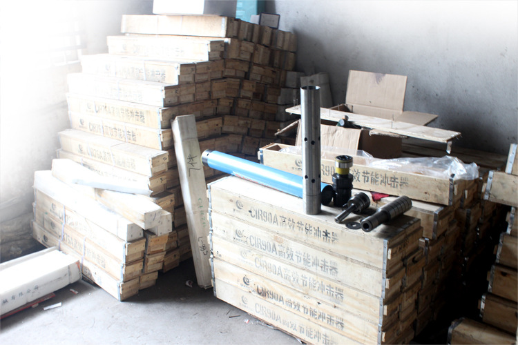 米數(shù)多潛孔鉆頭 提供高中低風壓潛孔鉆頭 潛孔沖擊器 等優(yōu)質采掘鉆具